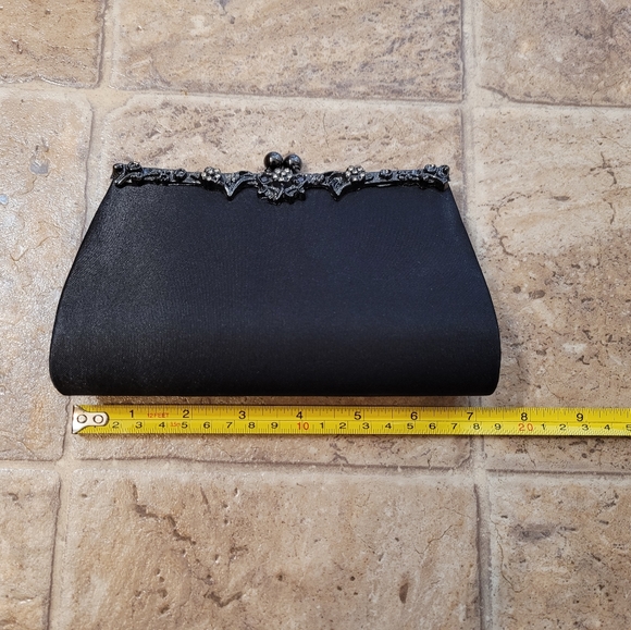 new clutch with optional strap - Picture 6 of 16